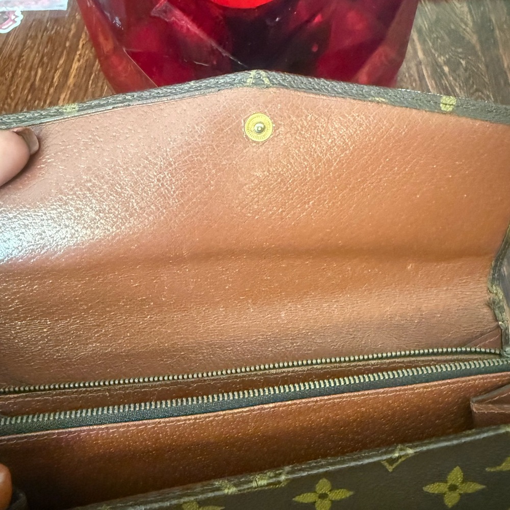 Louis Vuitton Monogram Canvas Sarah Wallet - Picture 9 of 11